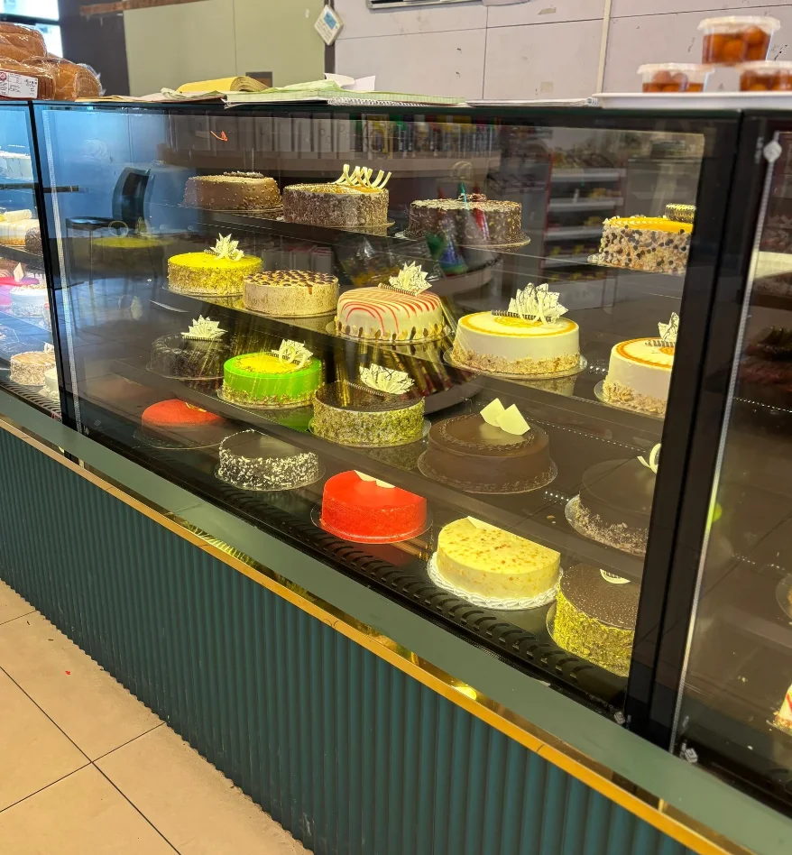 Heavenly Bakes: Cakes & Pastries