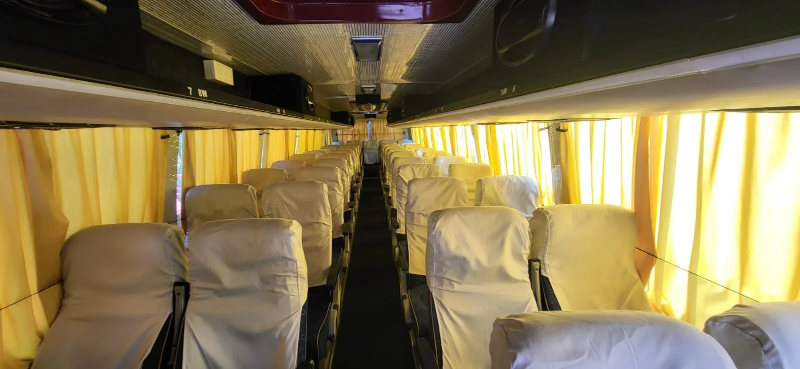 40-Seater AC bus For Group Travel