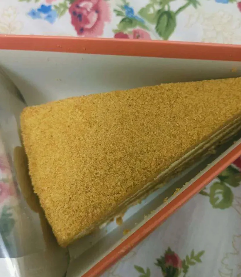 Hive Honey Cake – Drizzle of Delight 🍯