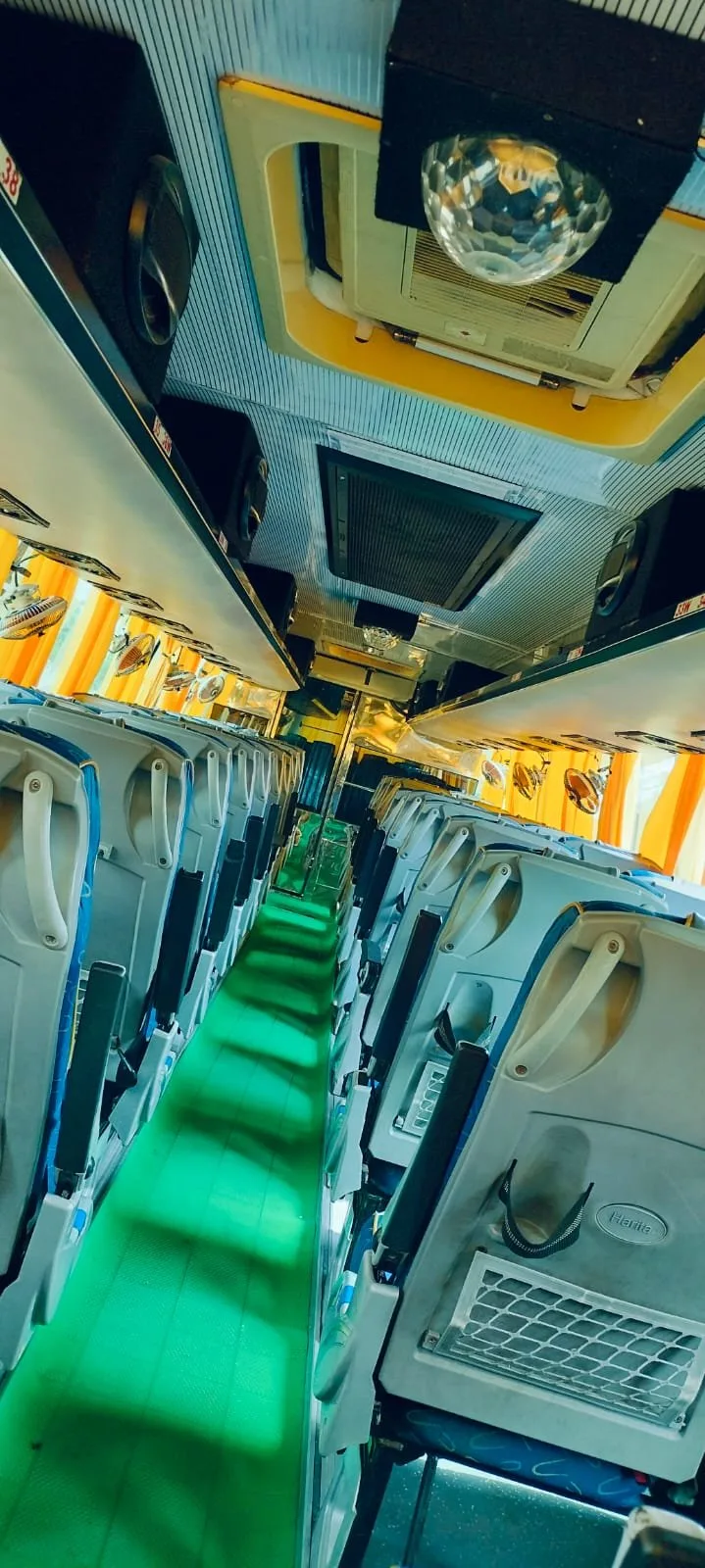 40-Seater AC bus For Group Travel