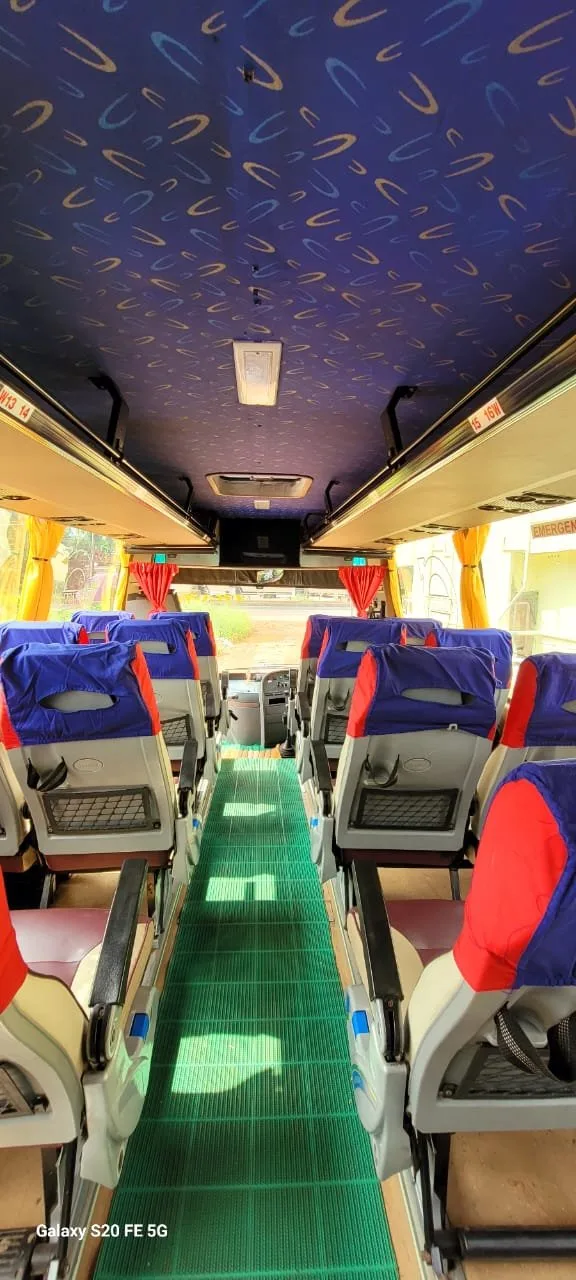 Premium Volvo B7R Bus for Group Travel
