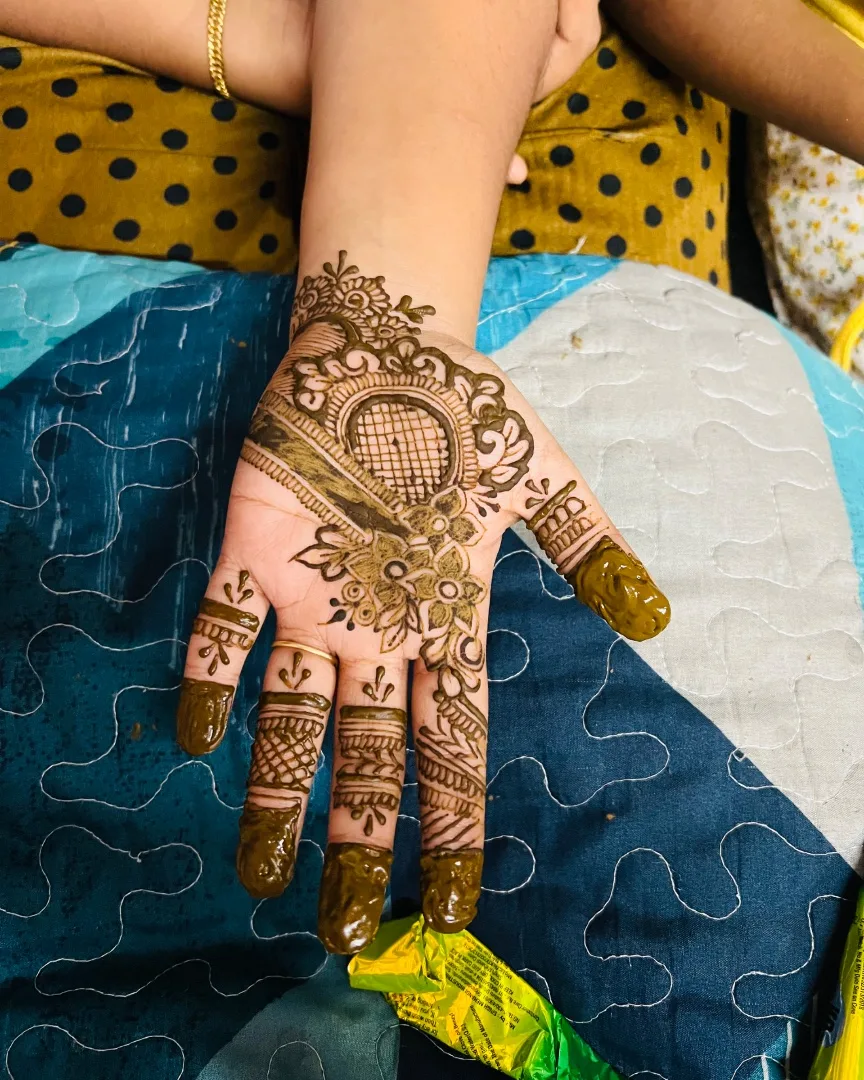 Henna design