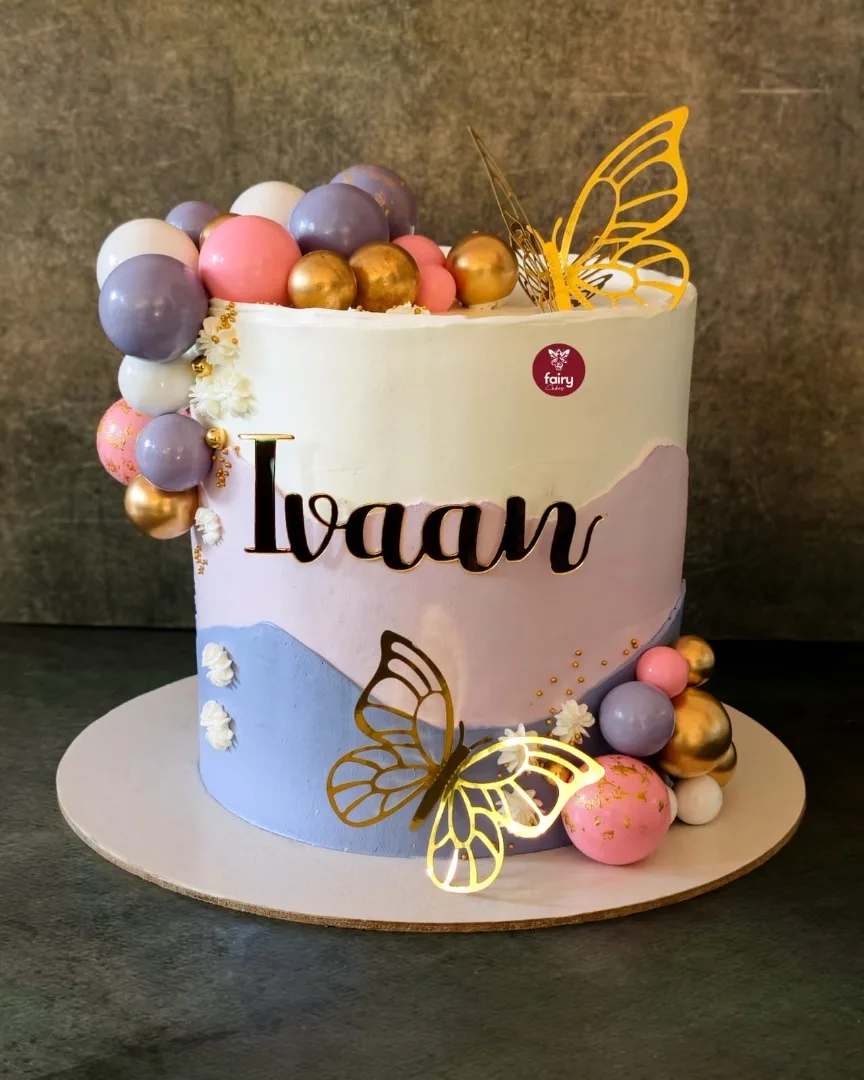 Custom design cakes