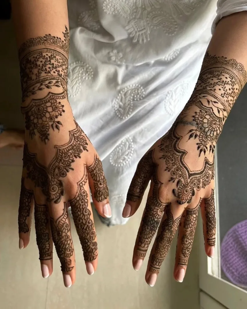 Henna design
