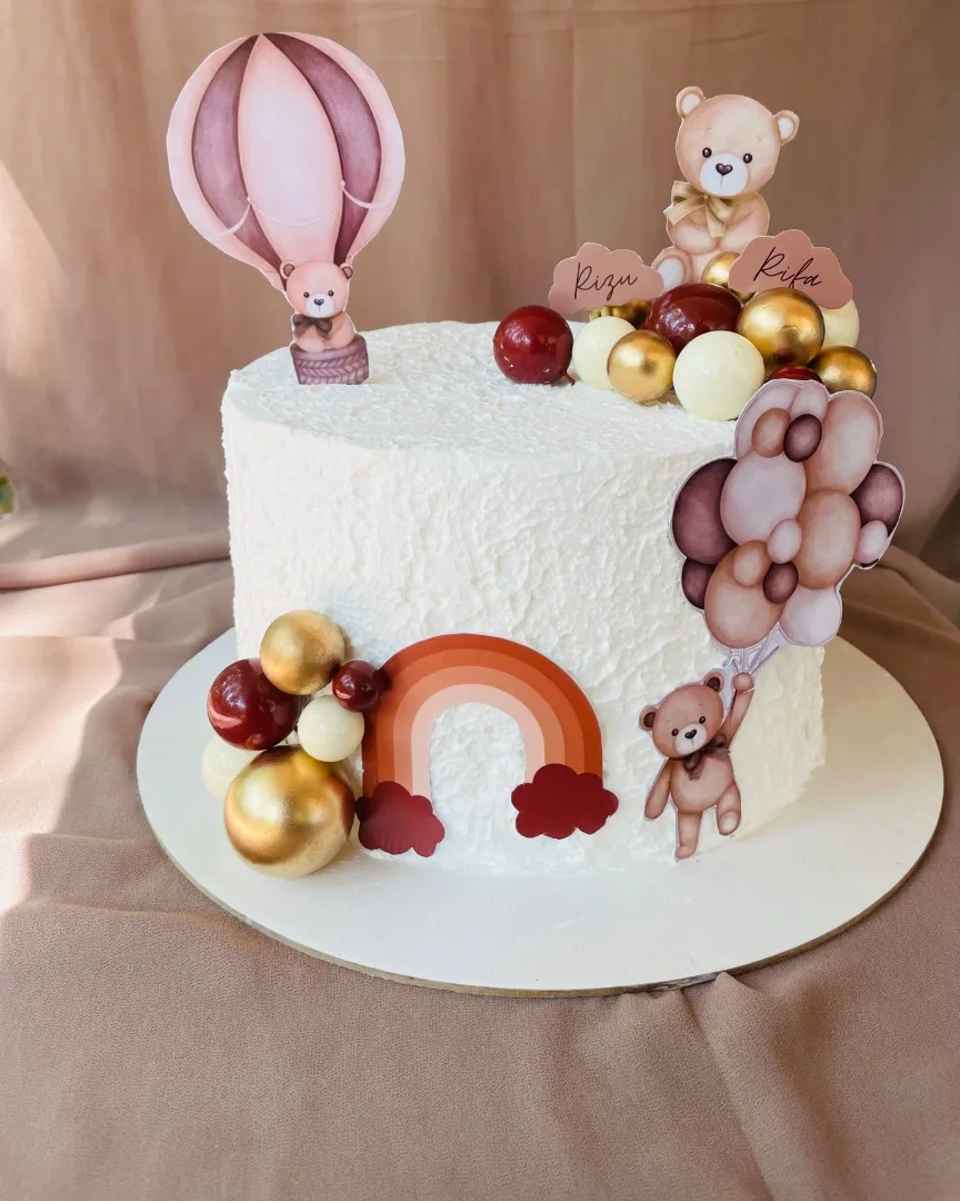 Baby theme cake
