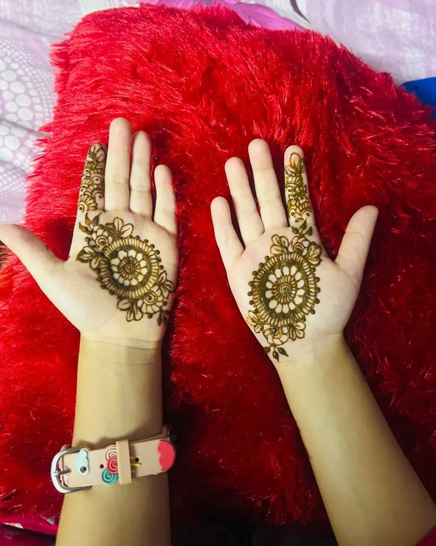 Henna design