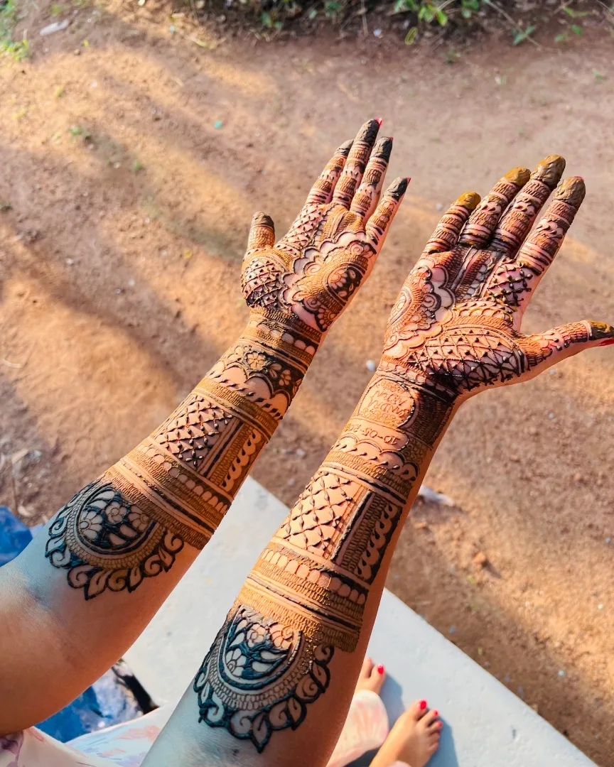 Elegant Bridal Henna Design