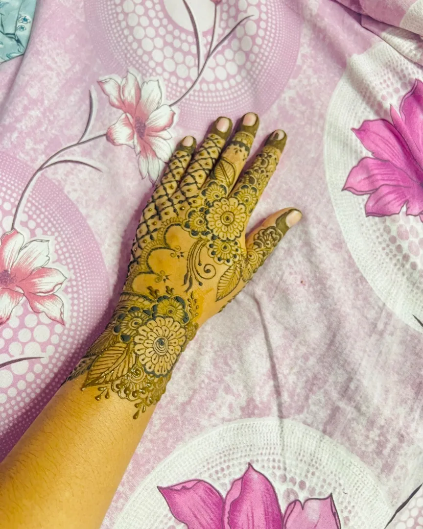 Henna design