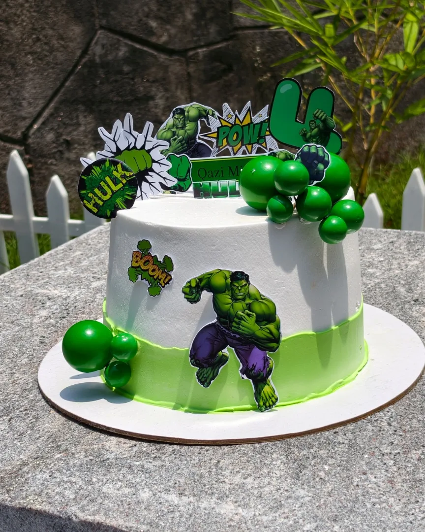 Hulk theme cake