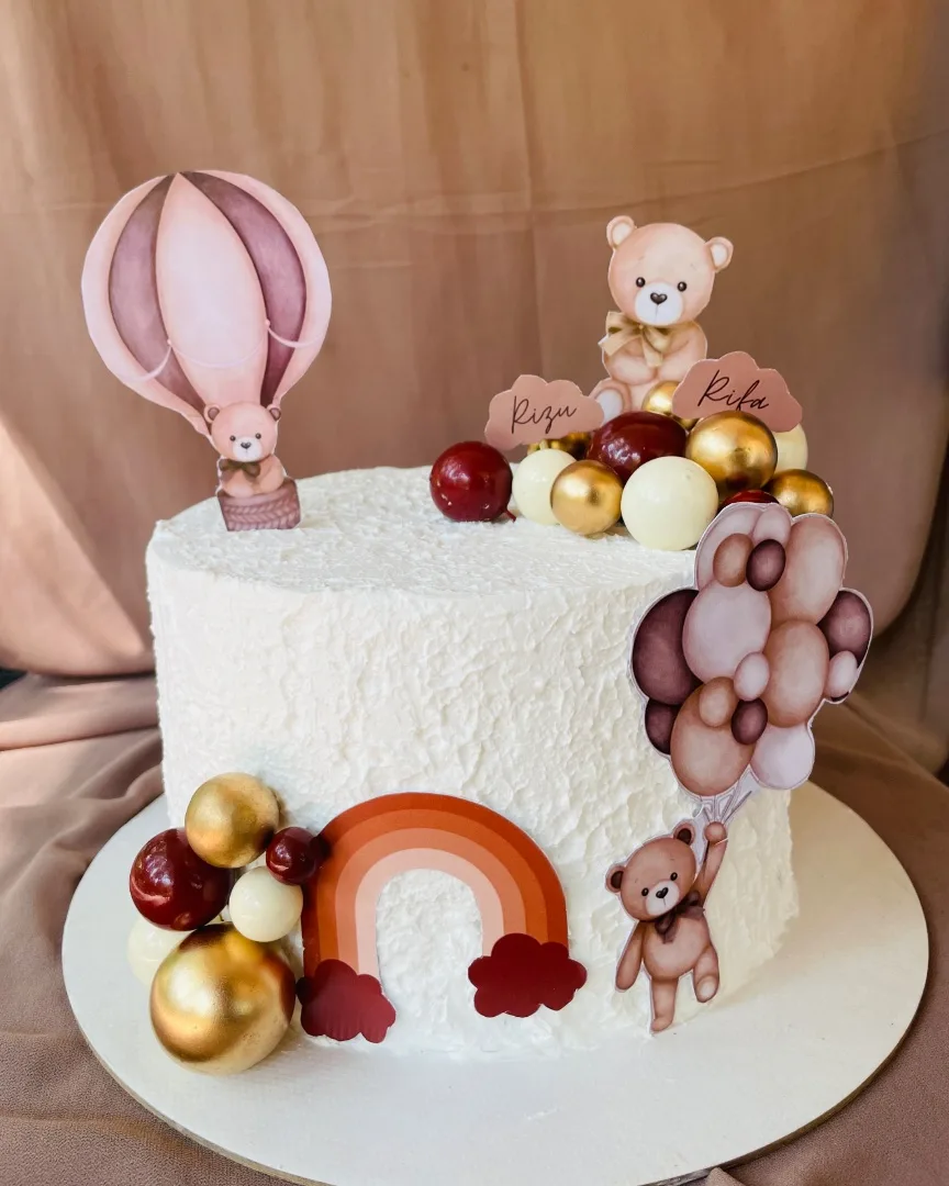 Baby theme cake