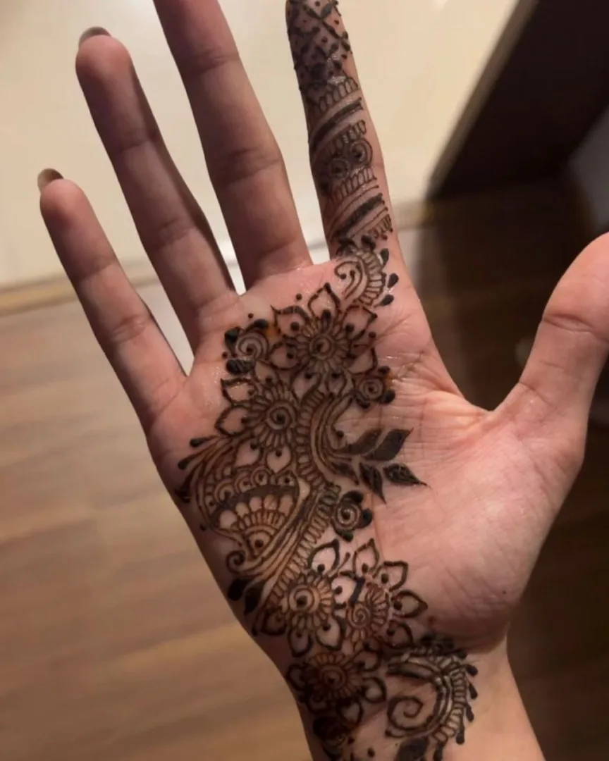 Henna design